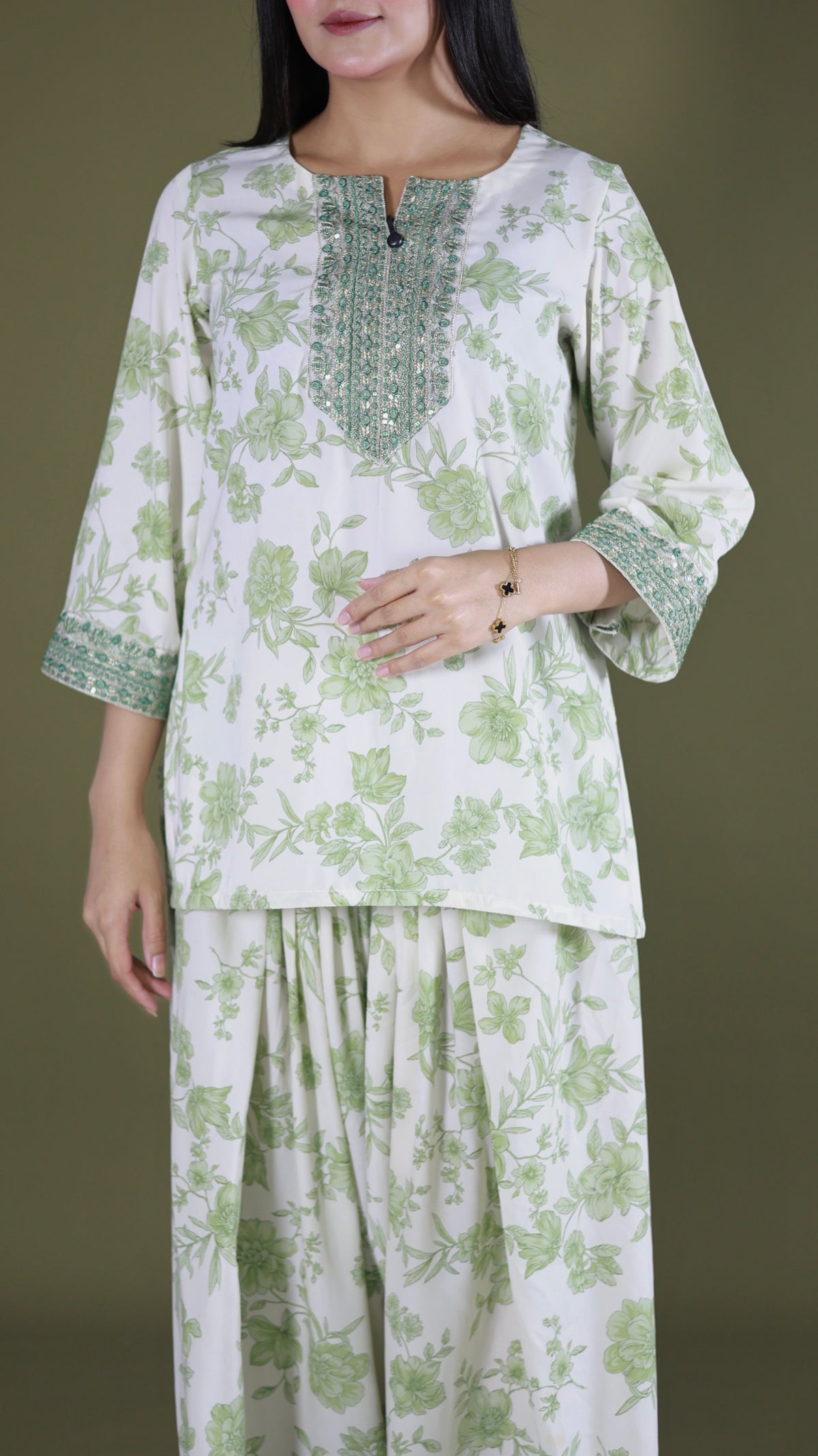 Breeze green