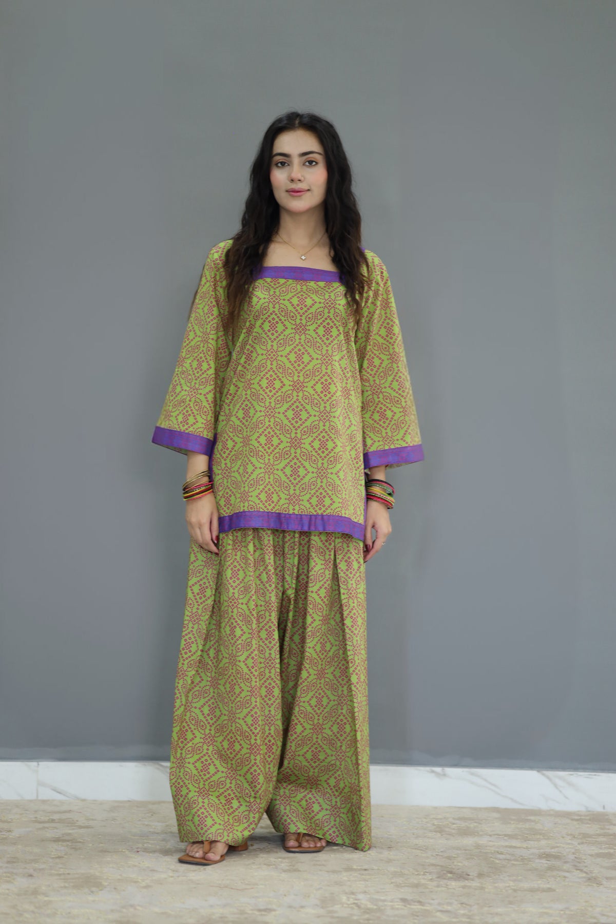 Lawn chunri parrot