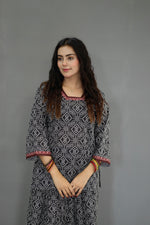 Lawn Black chunri