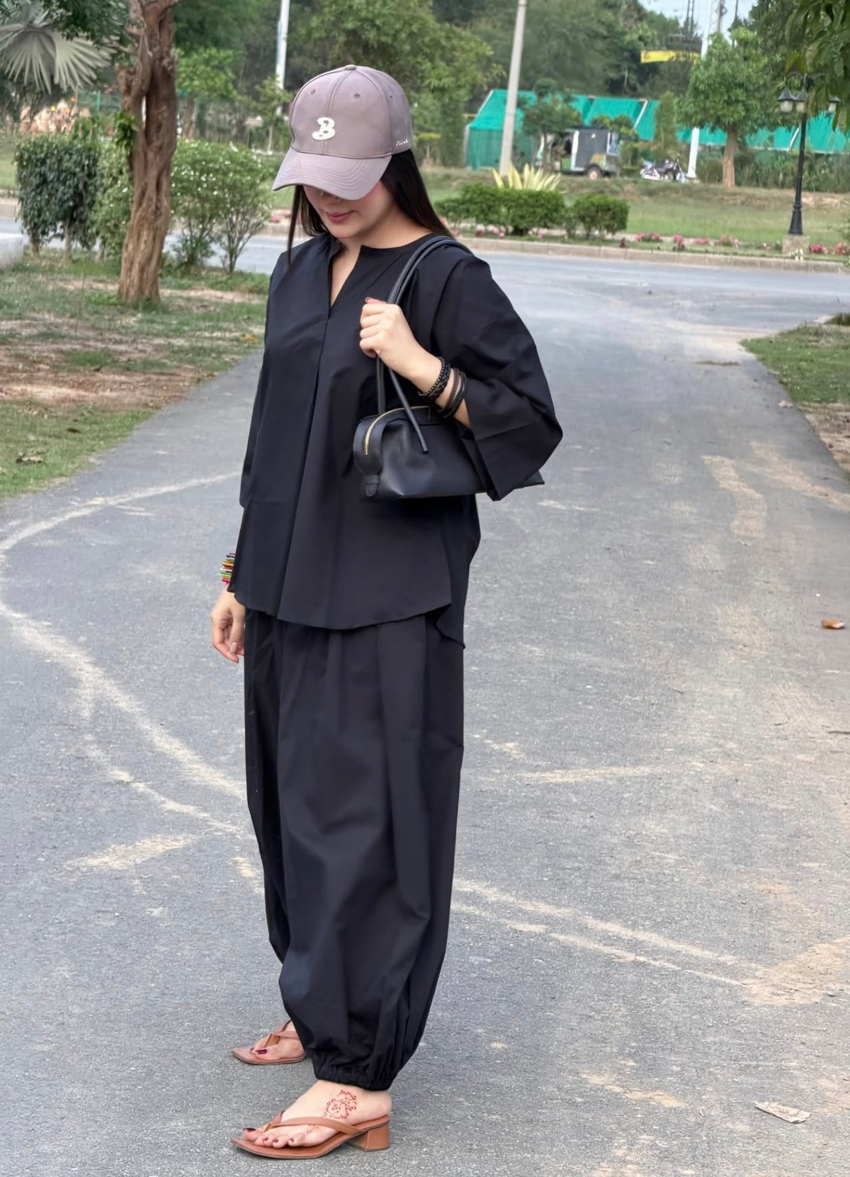 Lawn talo black