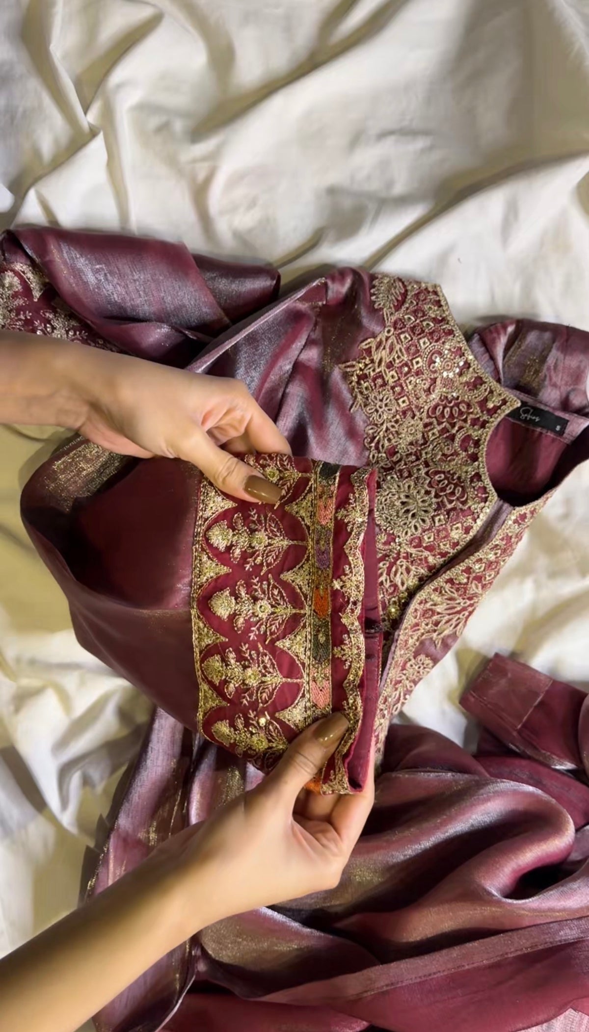 Shimmer maroon