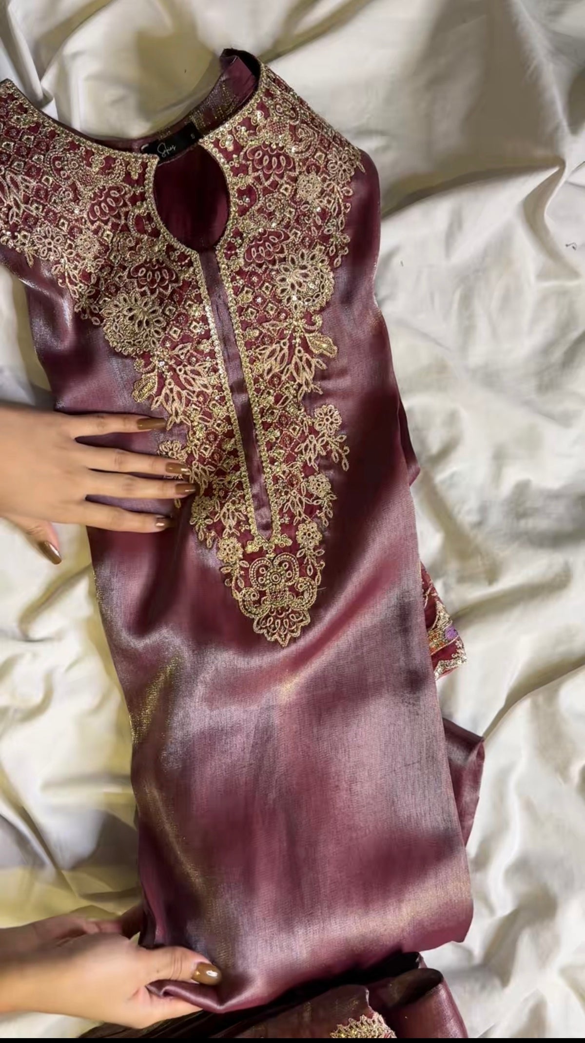 Shimmer maroon