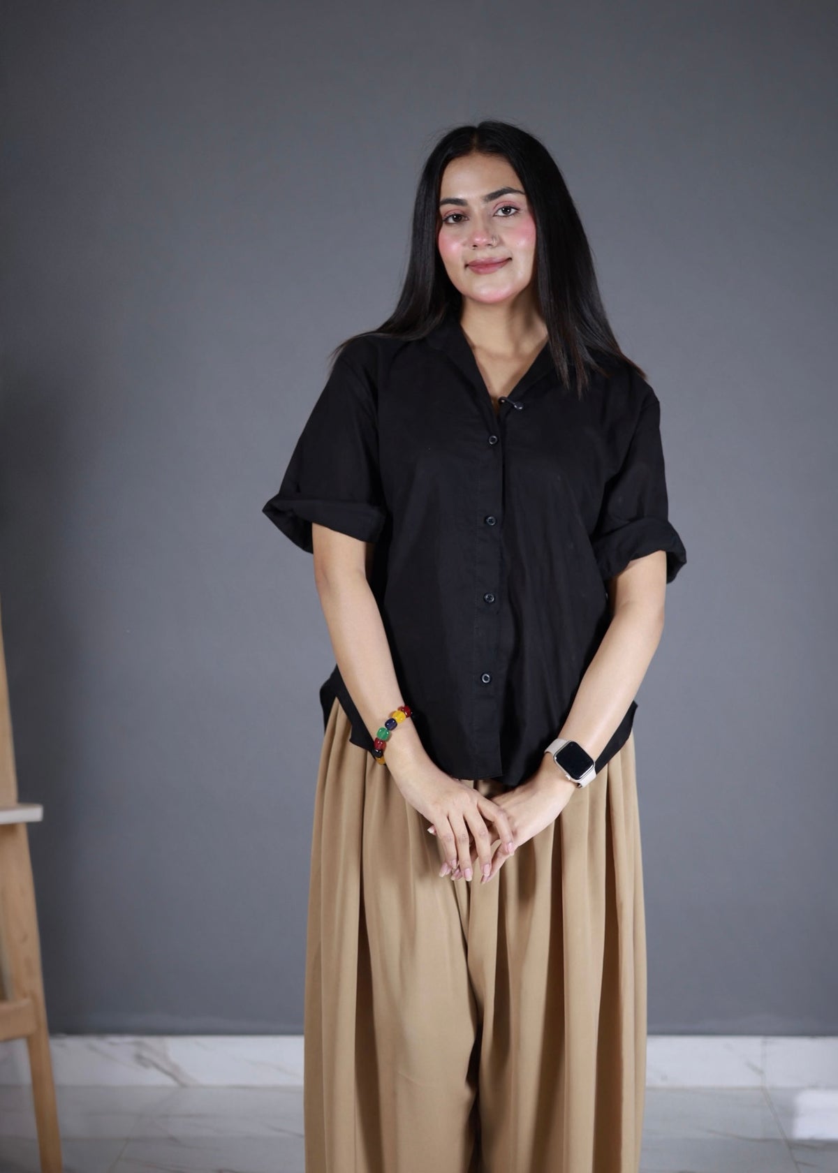 Tuck black shirt