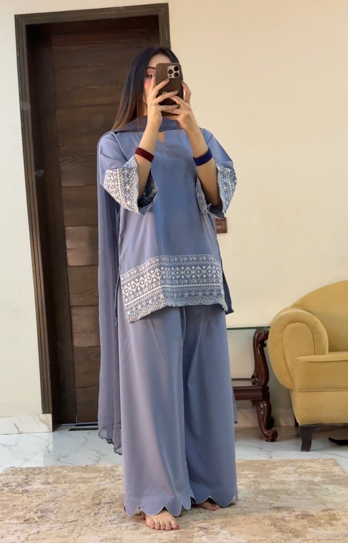 Powder blue tria