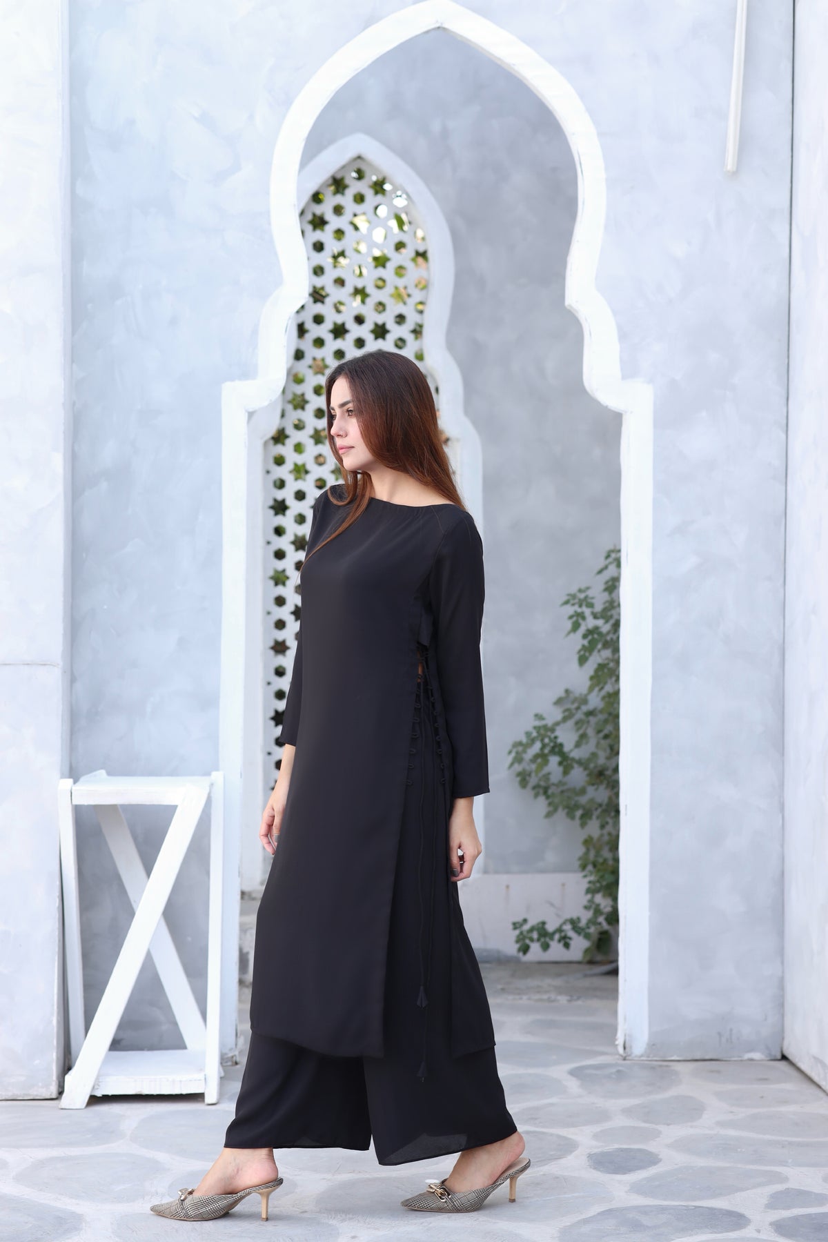 Black Crisscross