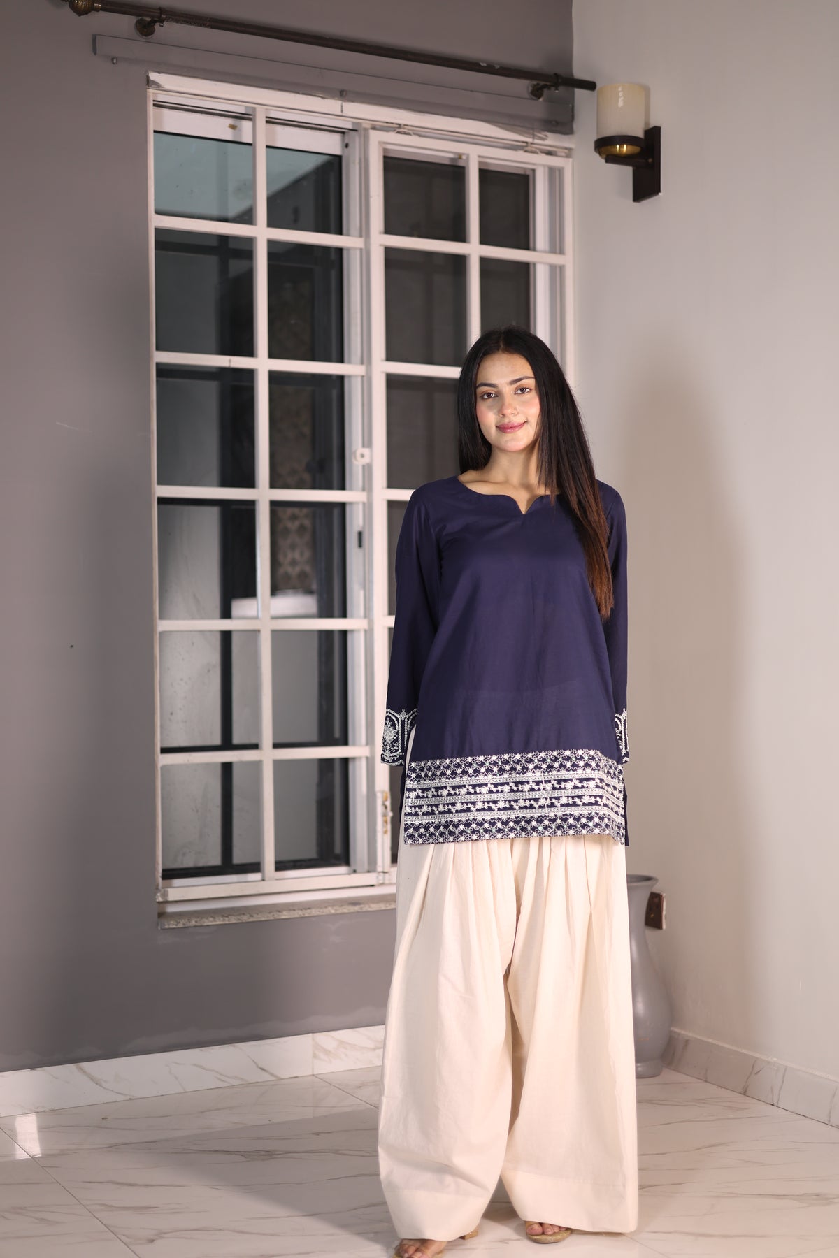 Minar blue