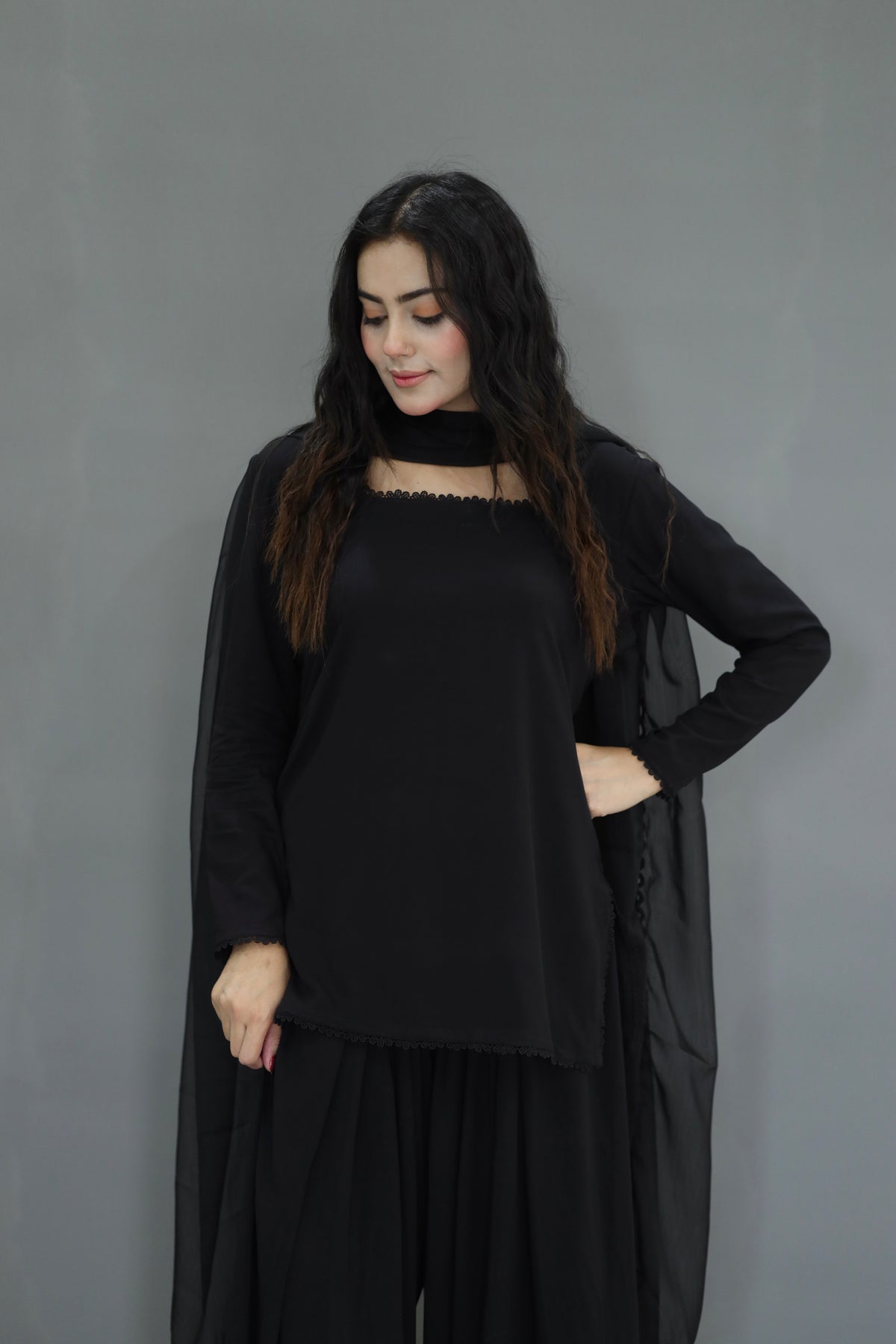 Mehru black