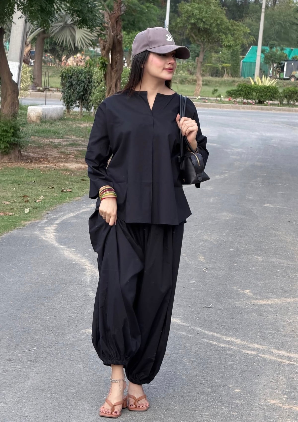 Lawn talo black