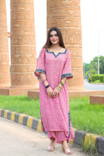 Chiffon purple grid