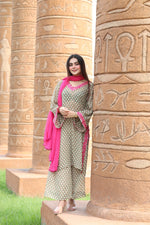 Chiffon parrot grid