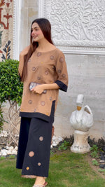 Camel embroidered set
